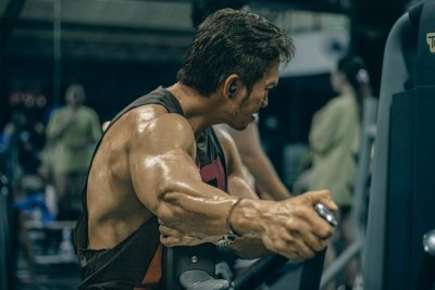 Alleen deze trainingsvorm spaart je spieren als je afvalt